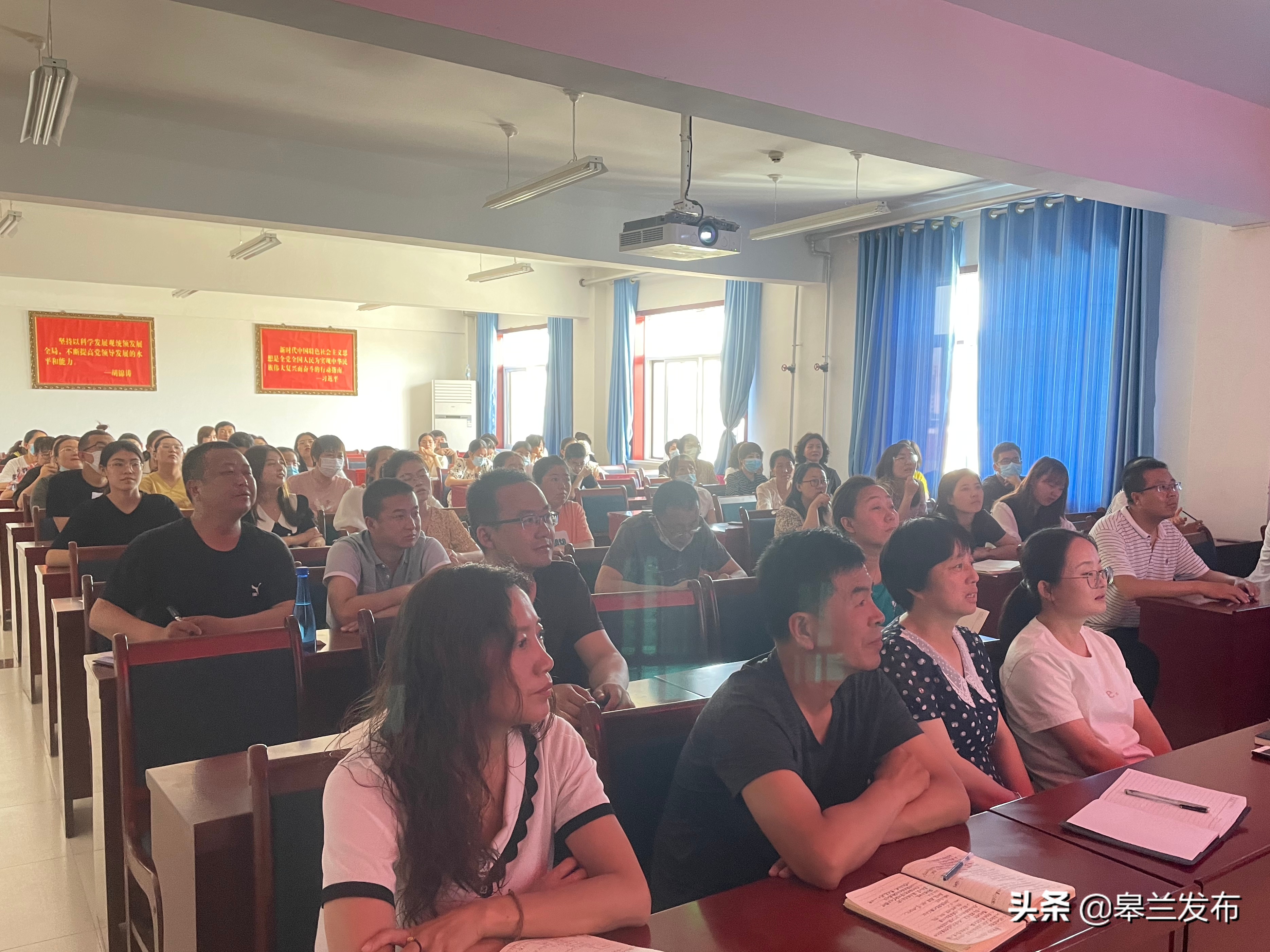 ��ϲӭʡ��ʮ�Ĵε����᡿������ʯ���򴫴�ѧϰʡ��ʮ�Ĵε����ᾫ��