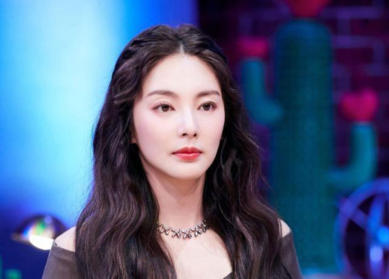 刚出道惊为天人，红了却灵气全无，娱乐圈就这么毁美人？