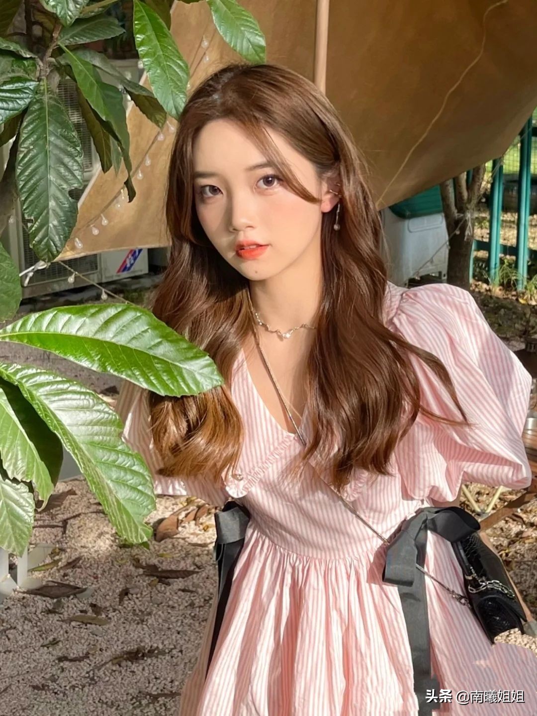 过年想染发,别再选老气横秋的"葡萄红"了!试试这3种,真洋气