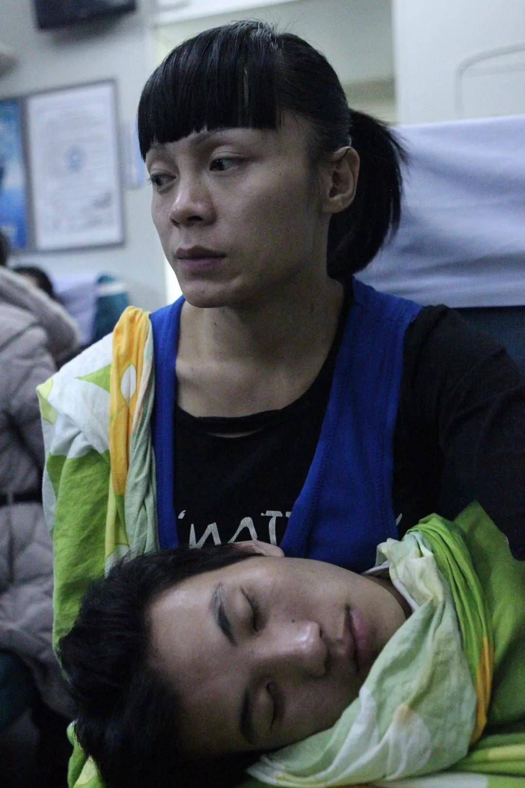 为爱“变性”李二毛，上半身是女下半身是男，后被抛弃惨死出租屋