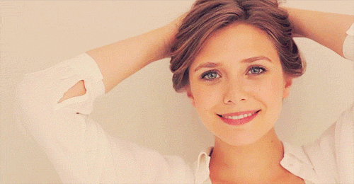 “绯红女巫”伊丽莎白奥尔森的魅力，可不止暴打奇异博士和光照会