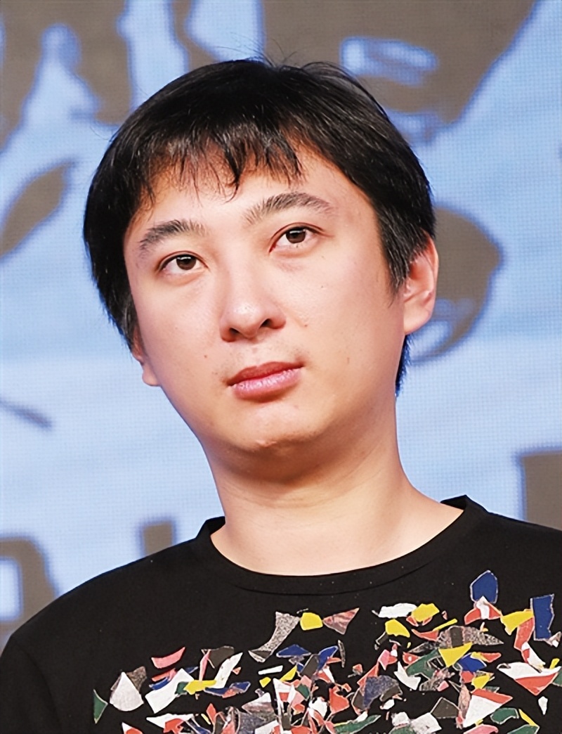 王思聪现身上海当伴郎!一看新人背景,难怪思聪如此低调了