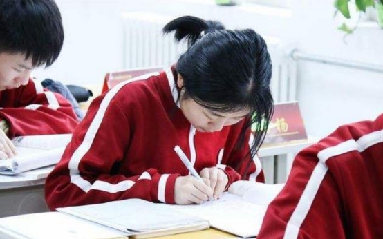 04年，湖南女生被冒名顶替上大学，顶替者父亲：认识我是你的荣幸