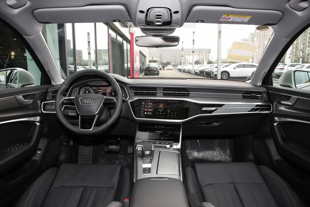 开完雷克萨斯ES300H，再换上朋友的奥迪A6L，车主说出真实感受