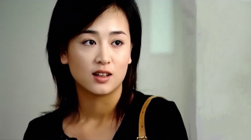 个受尽家庭暴力和贫困折磨的女人,就如同在电视剧《女人不再沉默》中