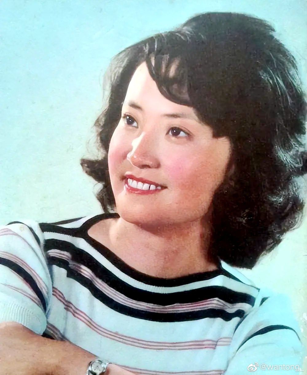 久违的"柯湘"杨春霞新照曝光,看着像60多岁,但其实已80岁高龄