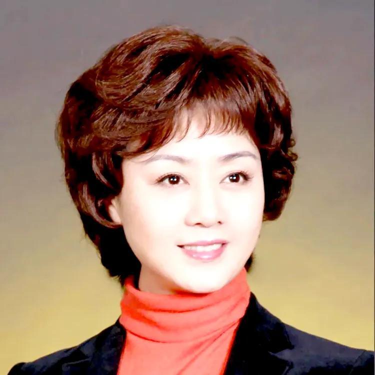 京剧第一美人李胜素:四个绯闻老公竟没一个真的!57岁婚姻成谜