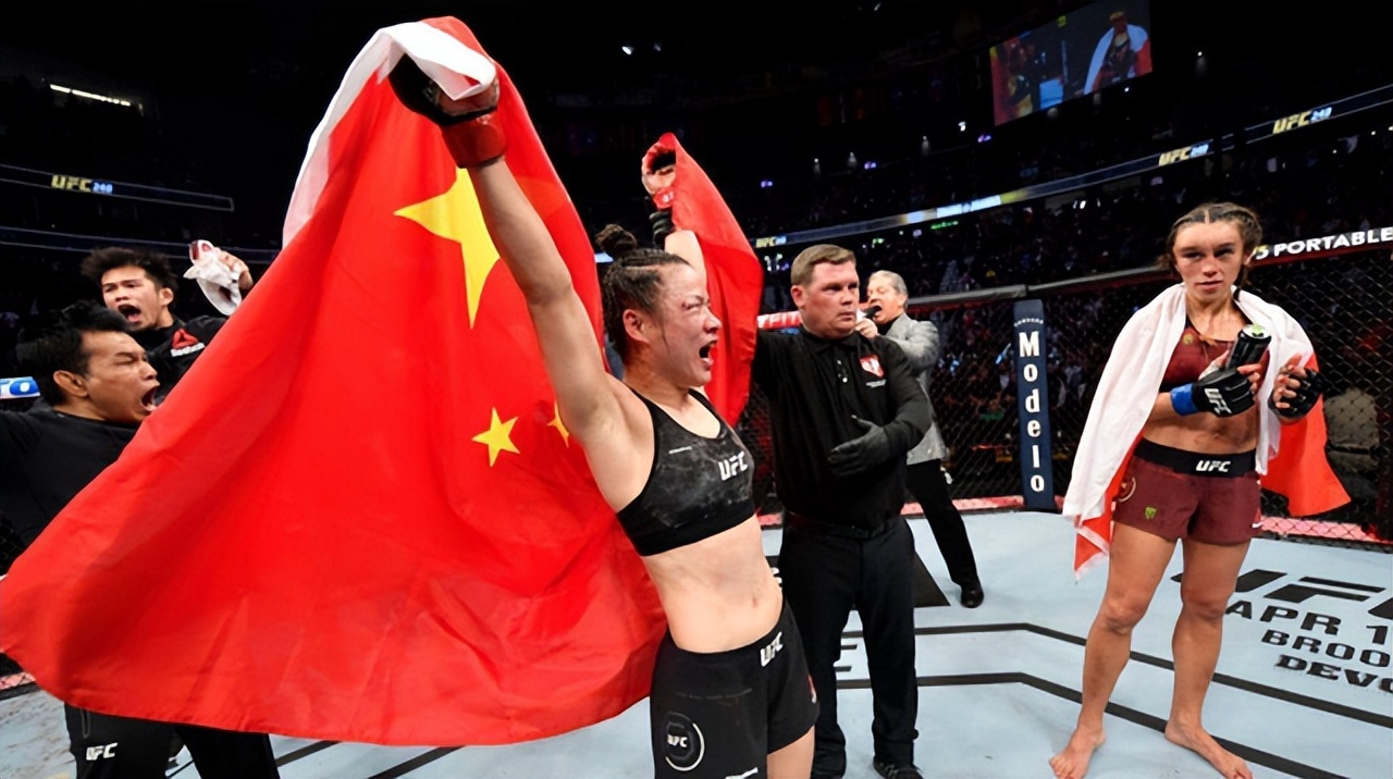 ufc美女乔安娜(张伟丽神鞭KO乔安娜，中国一姐获冠军挑战权，5次UFC冠军被打退役)