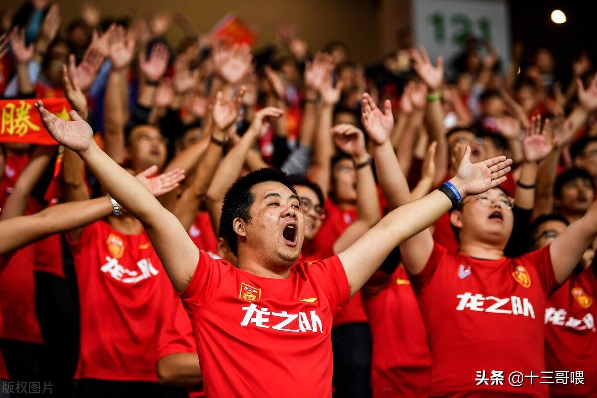 国足全影能进世界杯吗(中国男足对越南的比赛，远不及几十年前对科威特的那场戏剧反转)