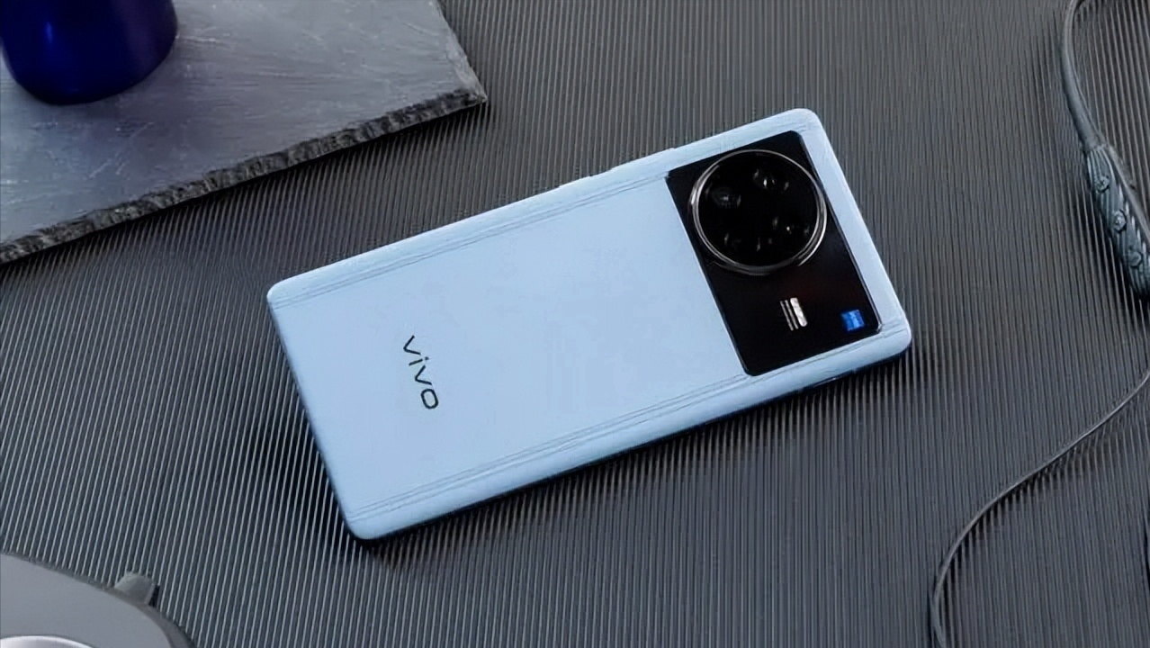 vivo x note搭载天玑8100芯片,正面安装6.