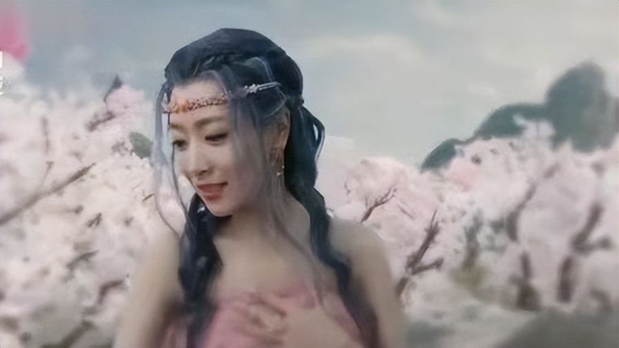 “尖嘴猴腮”别硬演公主，这8位女星告诉你，什么才叫金枝玉叶