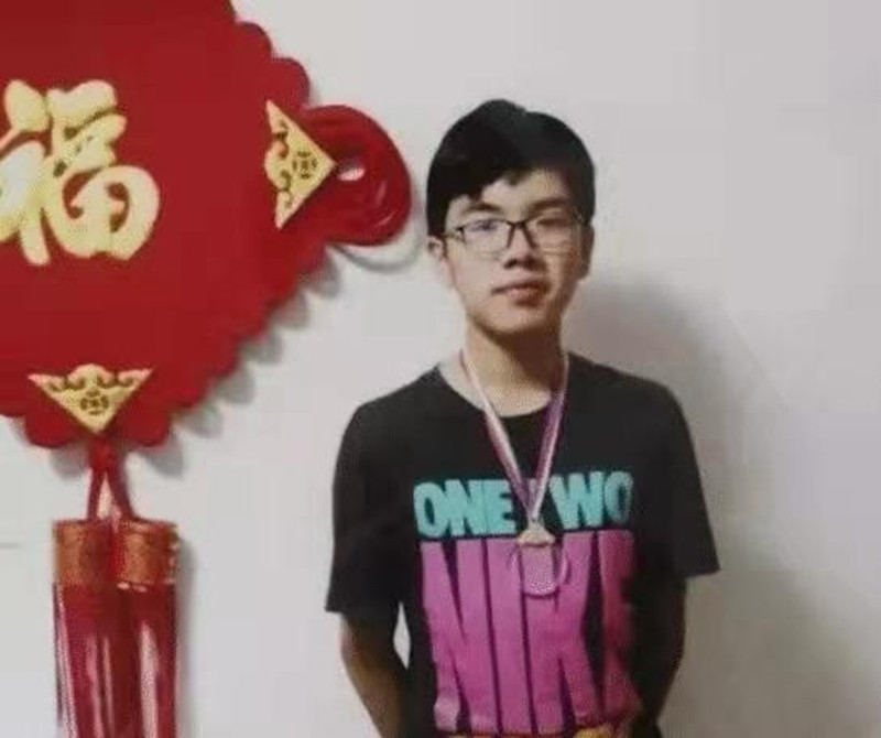 数学天才叶珈宁，上高中就被北大录取，北大：降200分也要录取他