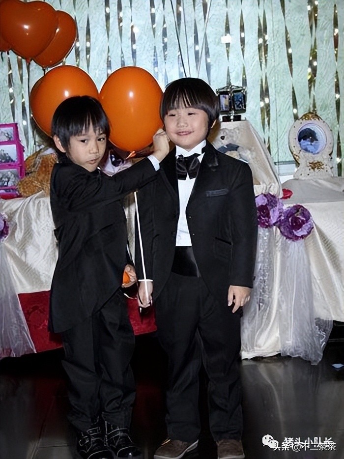 父亲啃他，他啃儿子，这个家族从未逃离童星魔咒