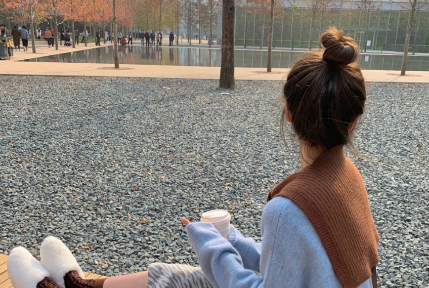 有个卖婚纱的婆婆说（婆家结婚给我1万买衣服）