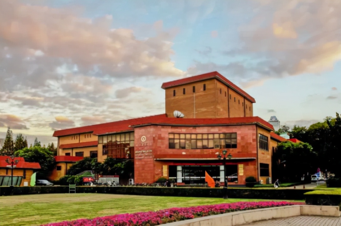 全国文科高校排名出炉！上海财大创造新高，浙江大学仅列第7