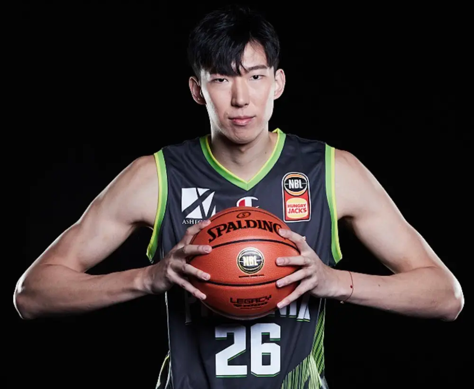 韩德军为什么不进nba（周琦“拒绝”NBA邀请原因曝光！心系中国男篮，遭球迷的冷嘲热讽）