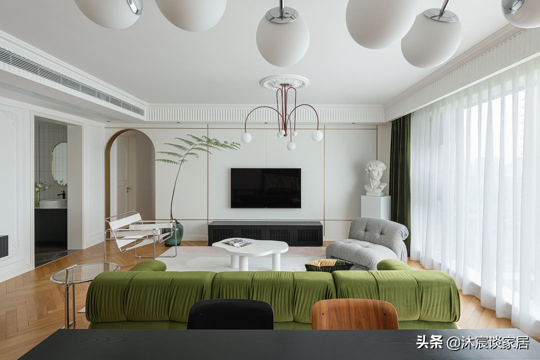 她的新家，一字排开的“横厅”，室内优雅浪漫，这样的生活真美好