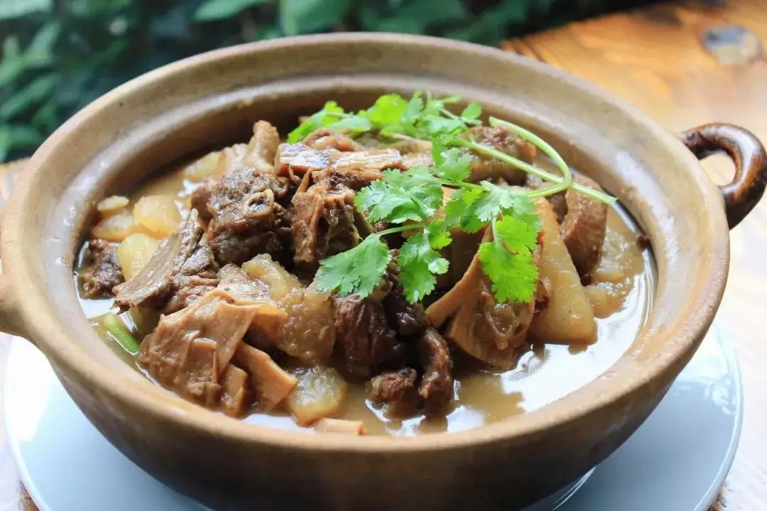 图片[1]-【芋头鹅肉】做法步骤图 美味过瘾 上桌秒光盘-起舞食谱网