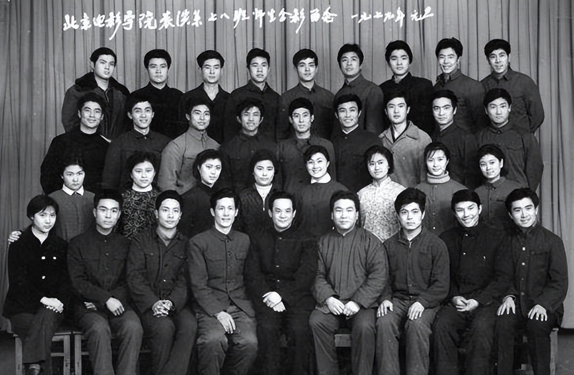 刘佳：演《黑三角》成名，荧屏上的坚强母亲，生活中的贤妻良母