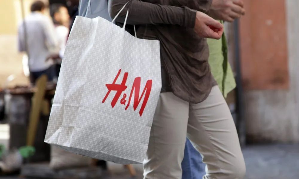 无印良品在中国开始“送外卖”了 / H&M集团第二财季收入高于预期