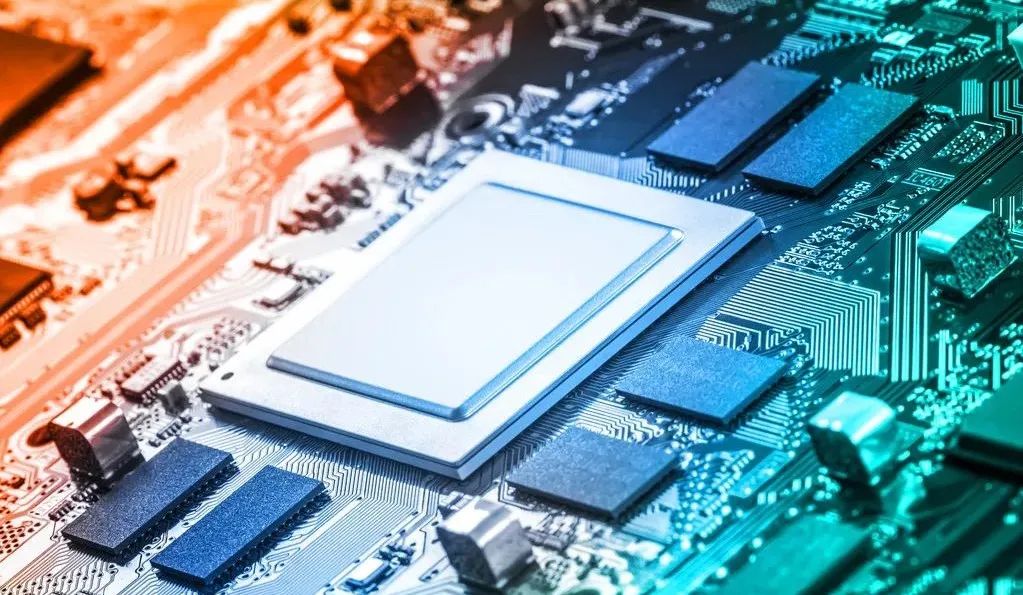 芯片巨头，英特尔、AMD、英伟达，如何探索新的业绩增长驱动