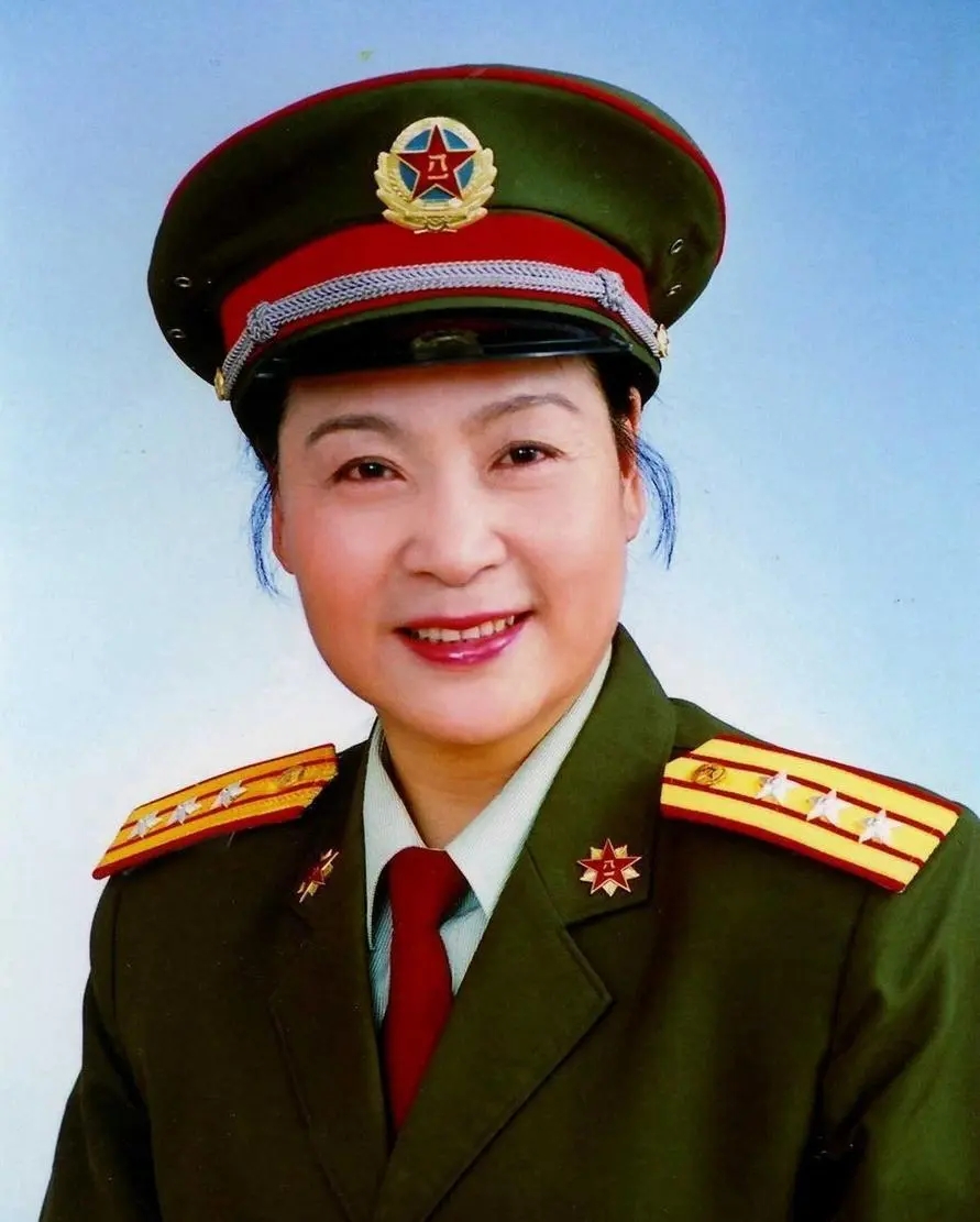 迟龙章饰演者王秋颖出生于1924年,作为话剧演员,他在十余部电影中成功