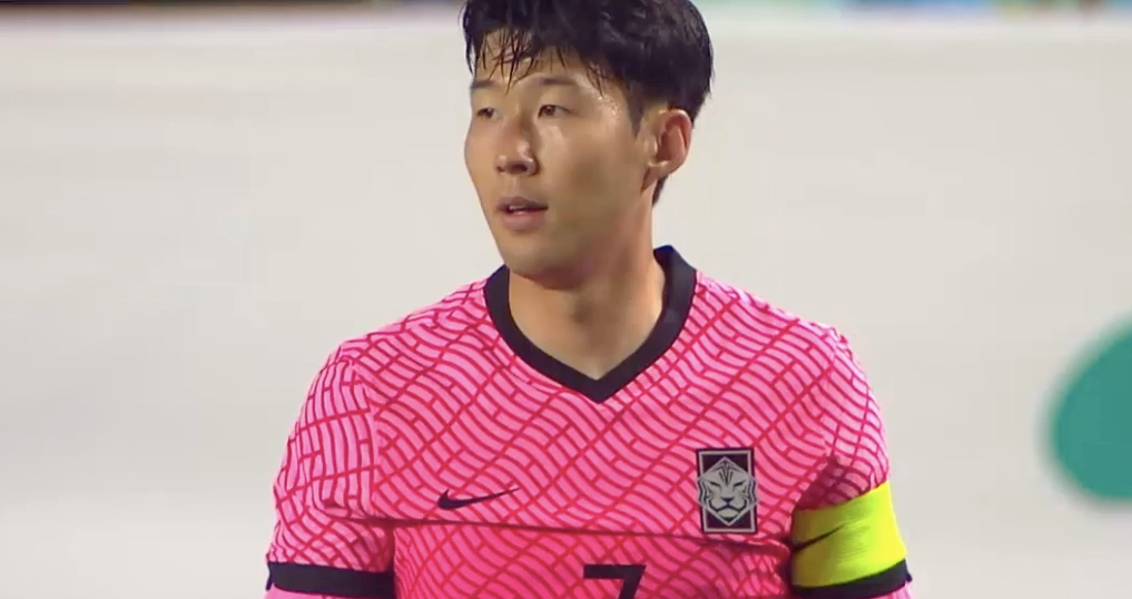 世界杯韩国队对日本(94分钟绝平！韩国2-2逼平FIFA第50 对手无缘世界杯：1-4惨败日本)