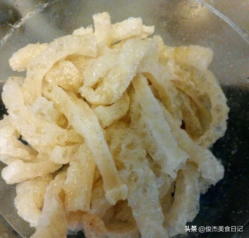 肉皮怎么泡发（油炸猪肉皮怎么泡发）