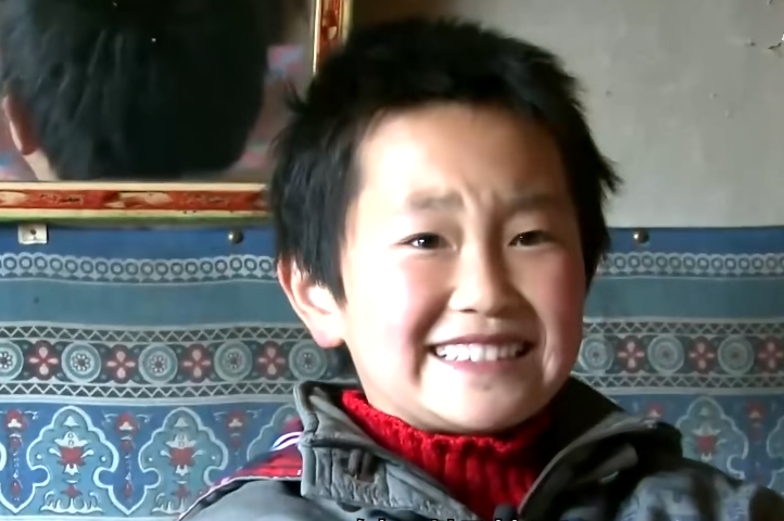 《变形计》史上最清醒的小姑娘，看透节目组套路，戳穿同学小心思