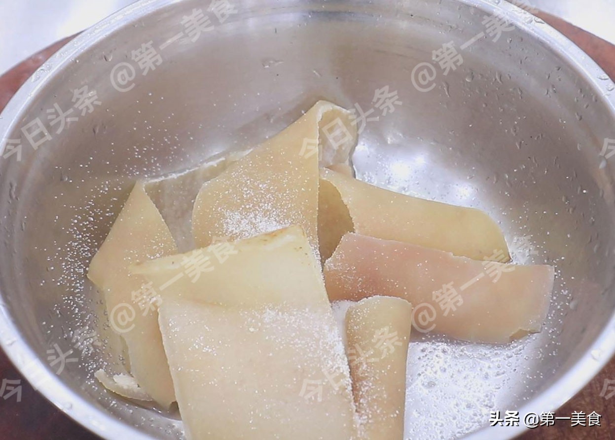 熬皮凍的做法,熬皮凍的做法視頻教程