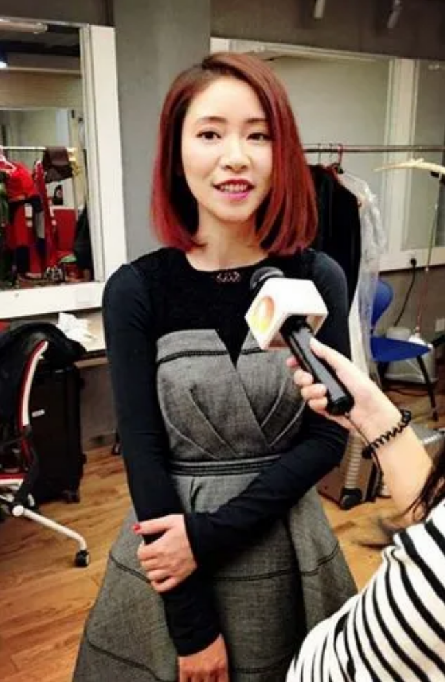 "郭涛妻子"李燃:嫁大17岁丈夫,5年连生俩孩子,她幸福吗?