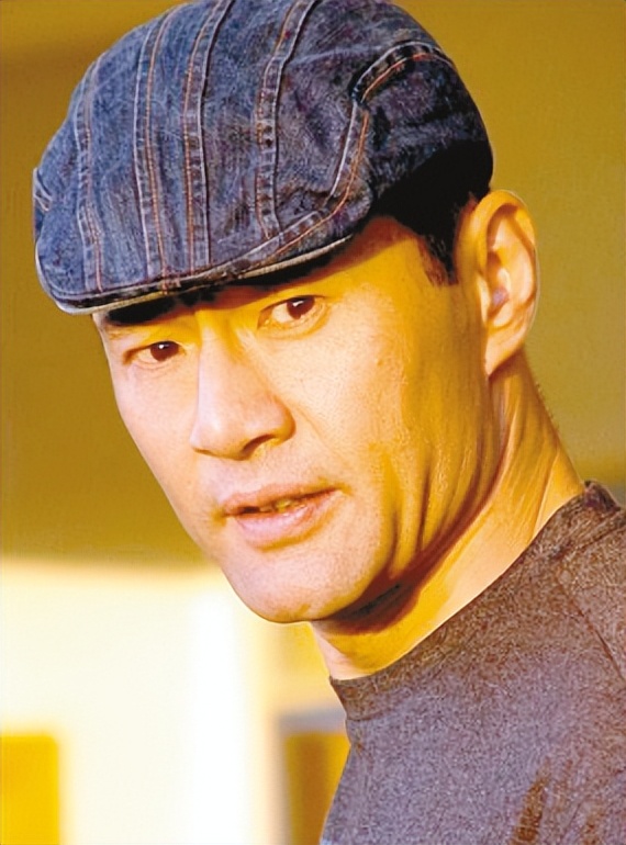 演员于荣光:钱他挣,饭他做,为何到了63岁,妻子坚持要和他离婚