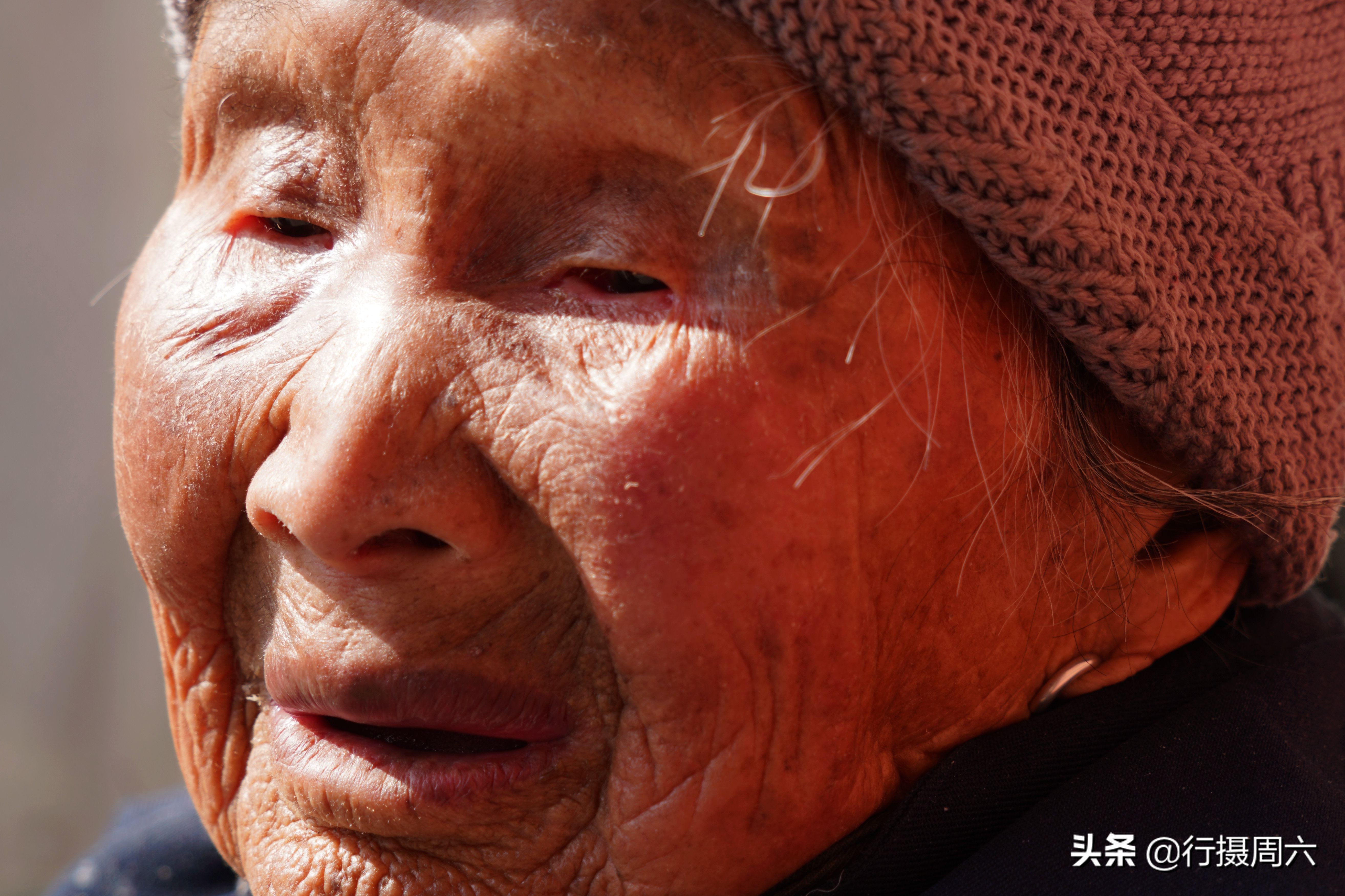 107岁寿星30年早饭不变样，与8旬女儿女婿同吃同住，长寿有2点