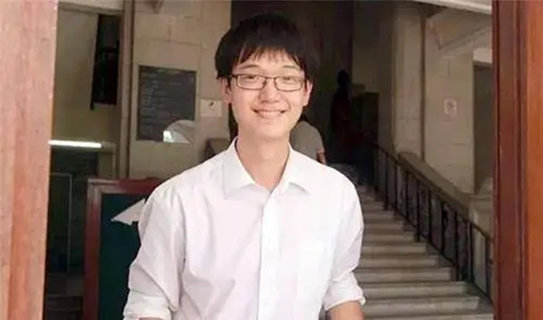 2010年高考成绩703分的李泰伯，被11所美国大学拒收后，结局如何