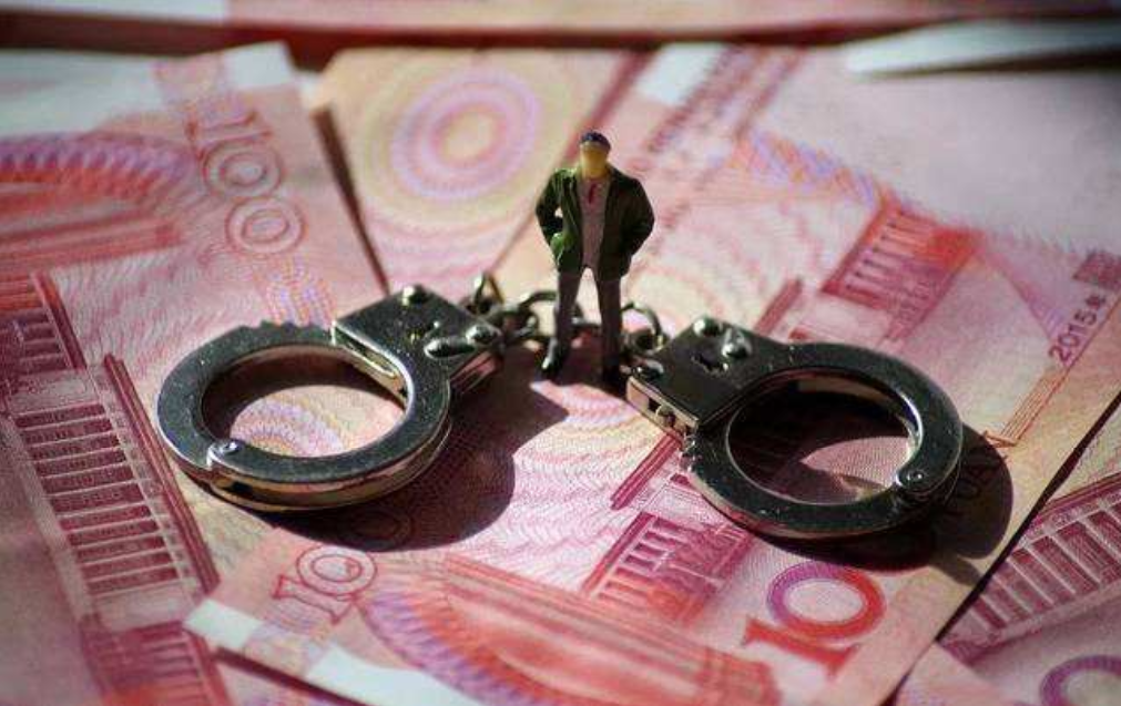 2017年，安徽一女会计贪污1158万，给男主播刷百万“钻石”