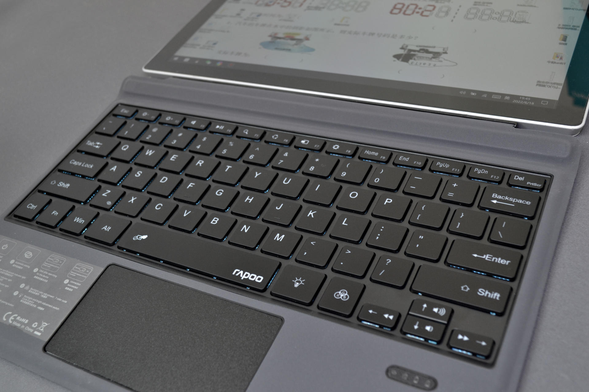 配件太贵 平替超原装 微软Surface另类玩法 雷柏蓝牙键盘XK200S