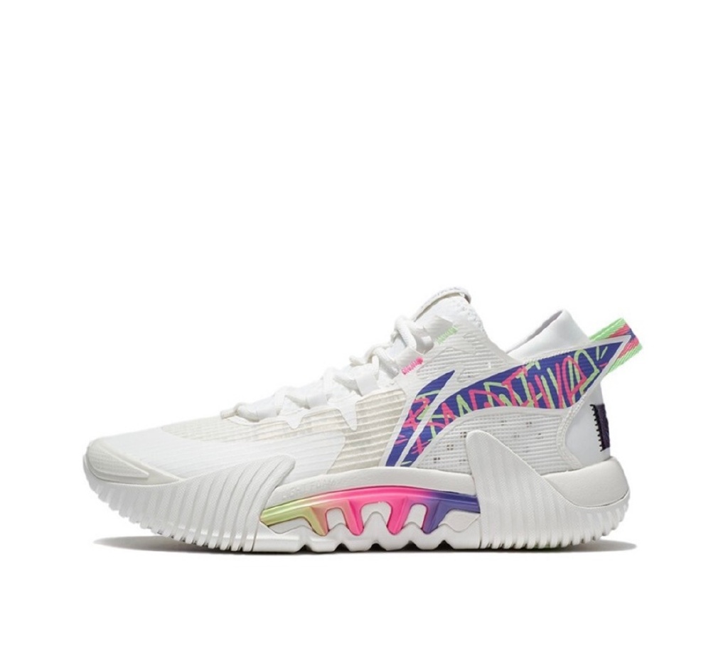 中国有哪些品牌签约nba（国产品牌大爆发！反伍登陆NBA，准者签约里弗斯，汤神迎来小爆发）