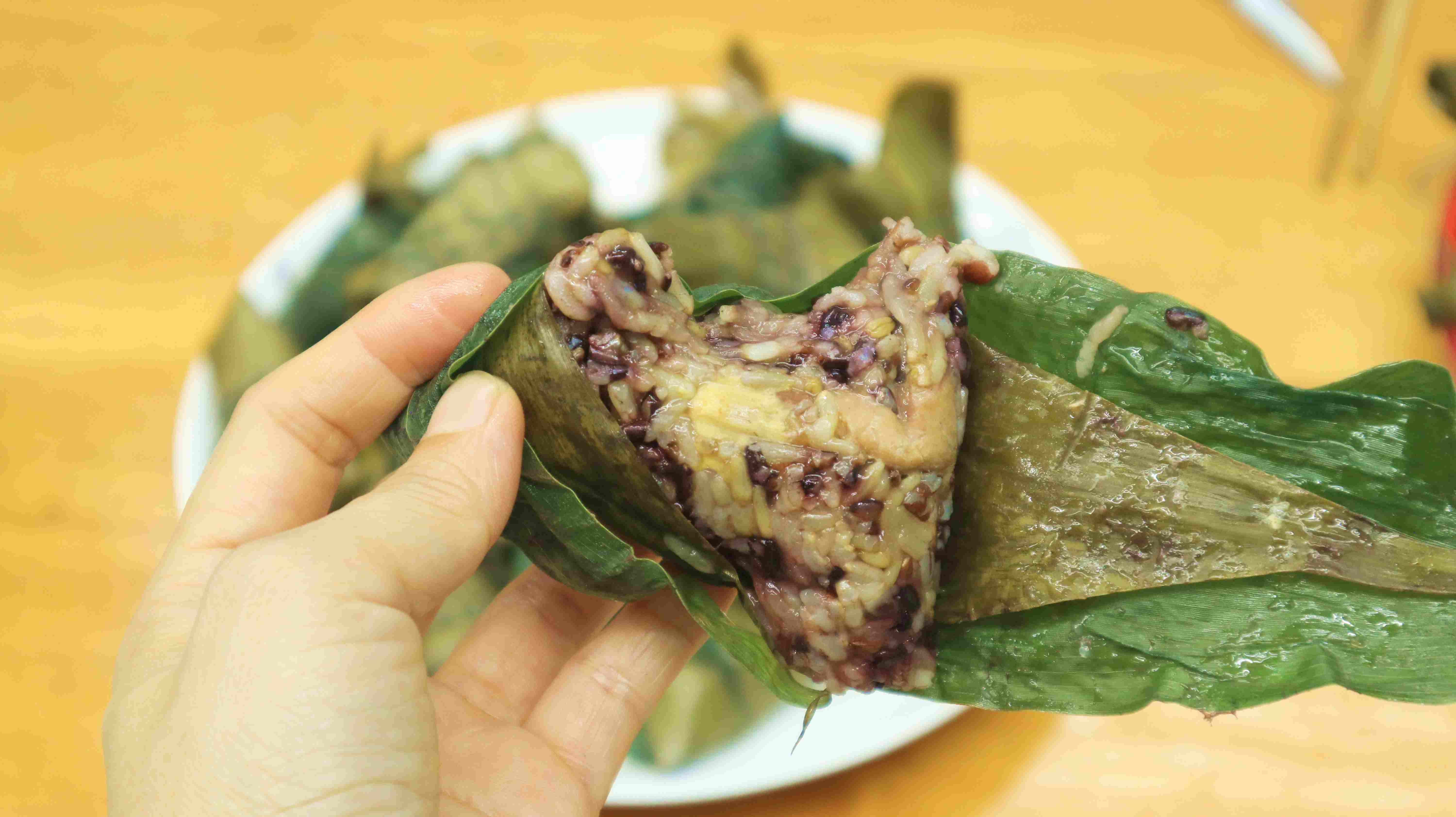 端午到，粽飘香！煮粽子有诀窍，水里多加2种料，香甜软糯不夹生