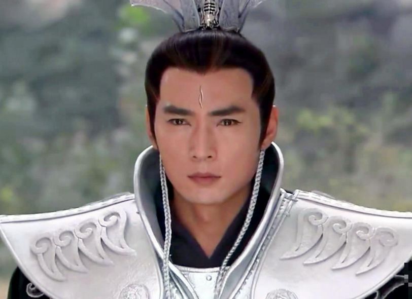 至此,观众心形成了完整的《宝莲灯》的故事,焦恩俊也成为二郎神的"