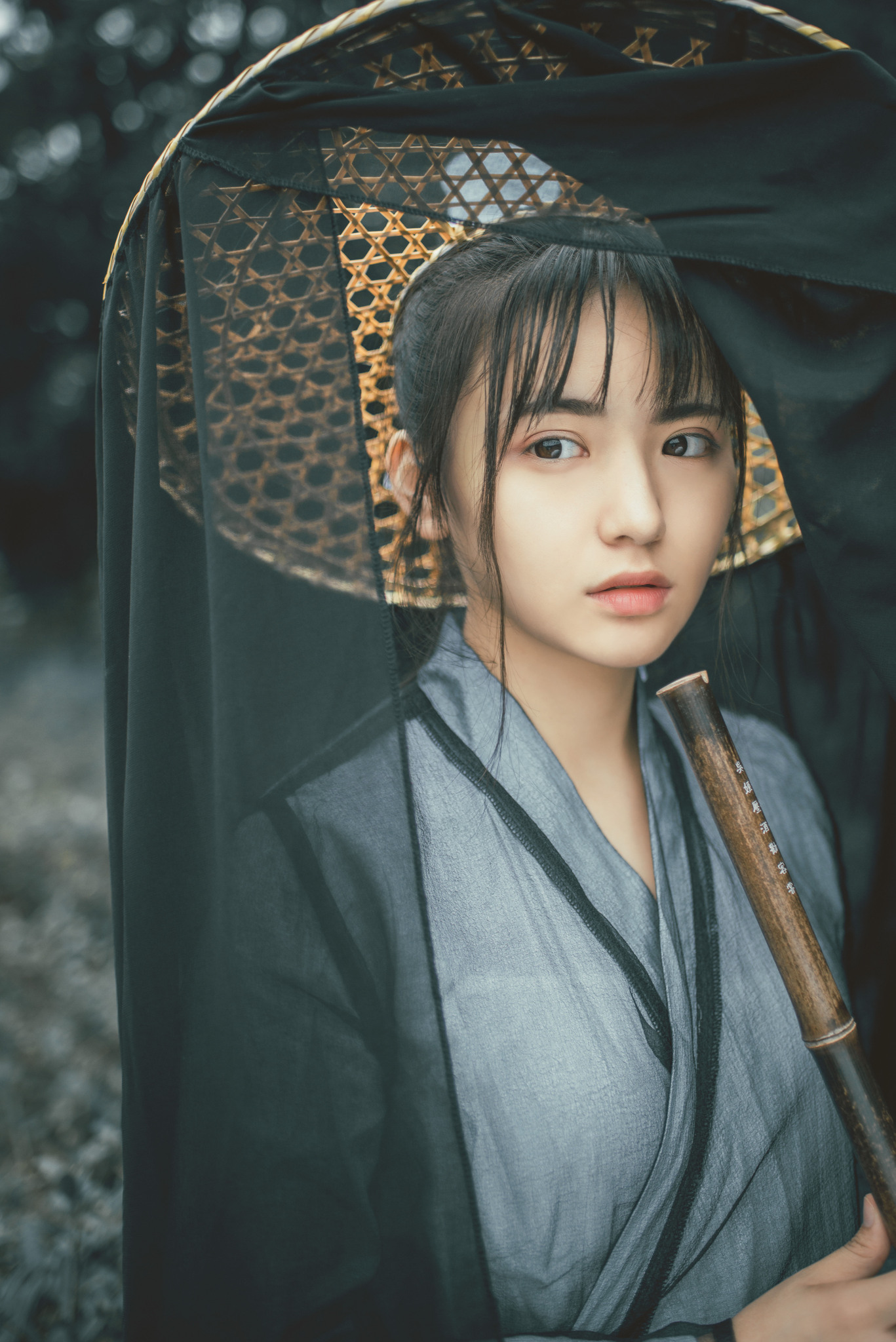 你們說話要負(fù)責(zé)（婆婆說風(fēng)涼話，現(xiàn)在就得負(fù)責(zé)，都說我不孝，你們站著說話不腰疼）