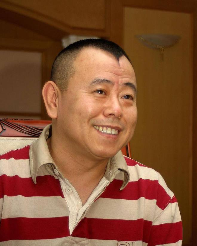 被传全家移民美国?66岁的潘长江回应:我哪都不去