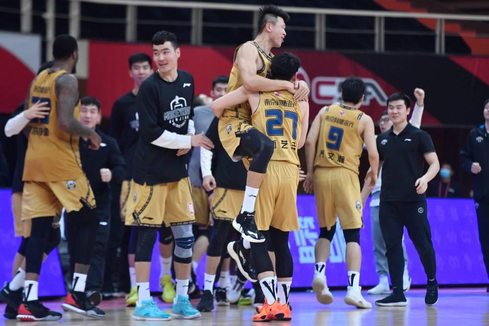 cba哪个队比较好（CBA最新球队前十排名：浙江7连胜第1，同曦成最大黑马，广东倒数）