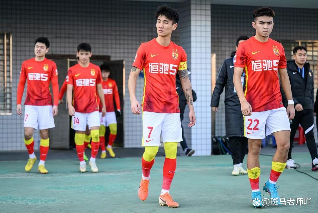 广州队提前降级，让人唏嘘，中国足球纯粹到几乎没有了！