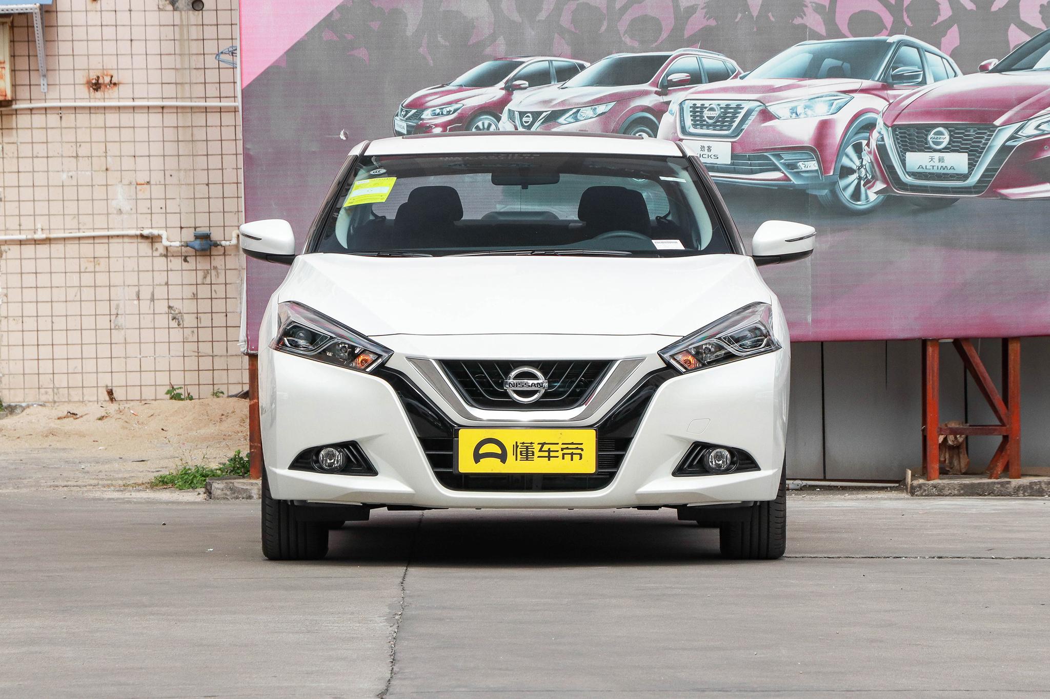 体验日产蓝鸟，油耗低至5.2L，搭载1.6L发动机，起售价12.59万元