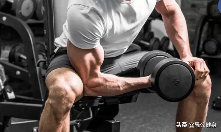 打羽毛球右手变粗怎么办（打羽毛球手臂会变粗吗？）