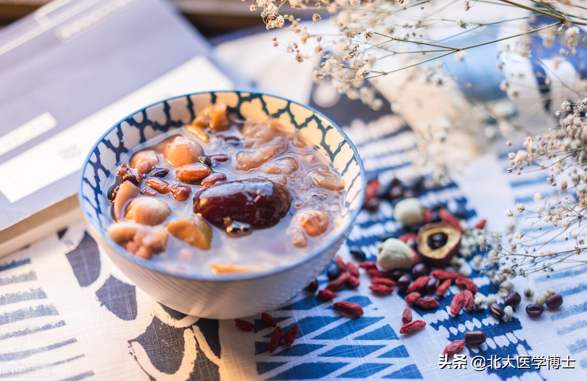 平时常喝这1饮2茶1粥，适合湿热痹阻型痛风不吃药预防痛风发作