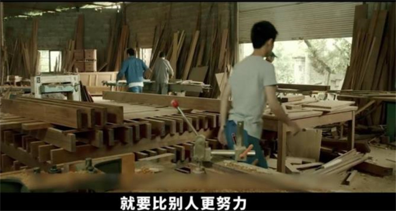 浙江女子戴杏芬给重庆乞丐10元，20年后乞丐成富豪，送100万报恩