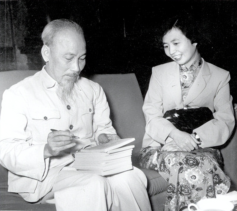 陈毅被妻子锁门外，冲动下提离婚，周恩来找到张茜：给你提个建议