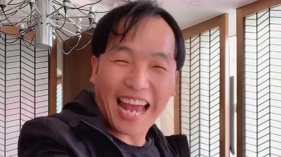 姐姐是宋小宝前妻,小舅子"照猫画虎",成名后也抛弃糟糠之妻