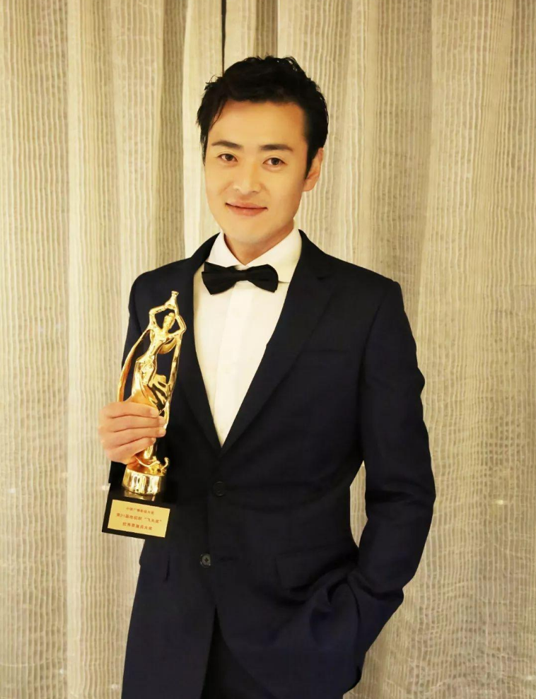 演员张桐:留学时穷得吃狗粮,曾多次自杀未遂,女友陪他走出低谷